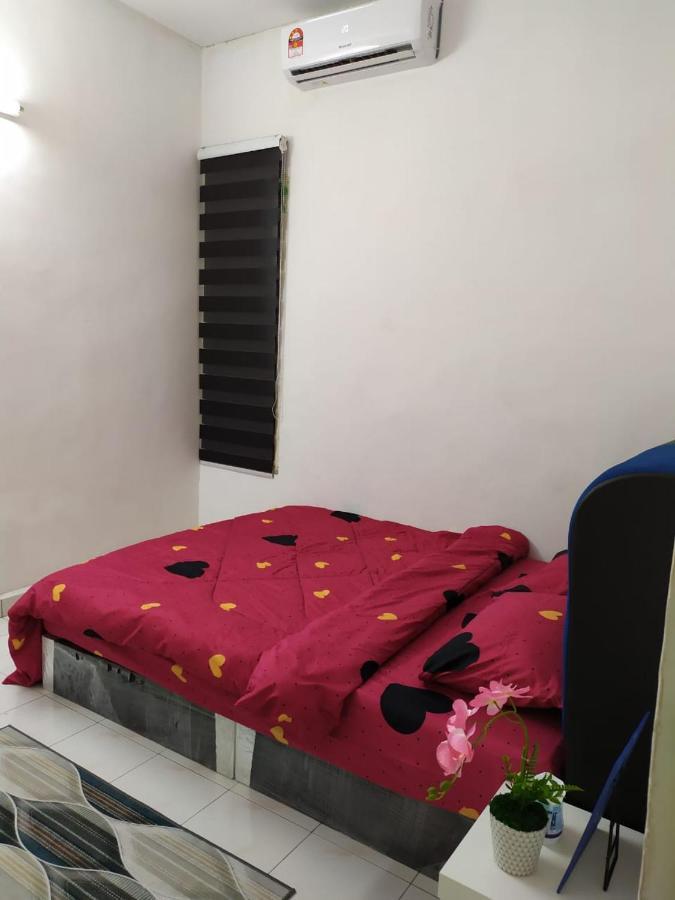 Anggun Homestay Сери Искандар Екстериор снимка